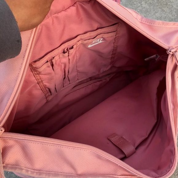 nike sportswear tote bag - Picture 7 of 11